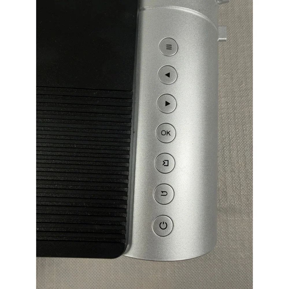 Vamvo L4200 Video Projector Portable LED LCD Home Theater with Carrying Case